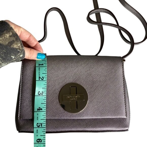 Kate Spade Metallic Silver Leather Mini Crossbody‎ Bag With Twist-Lock Closure - Picture 9 of 9